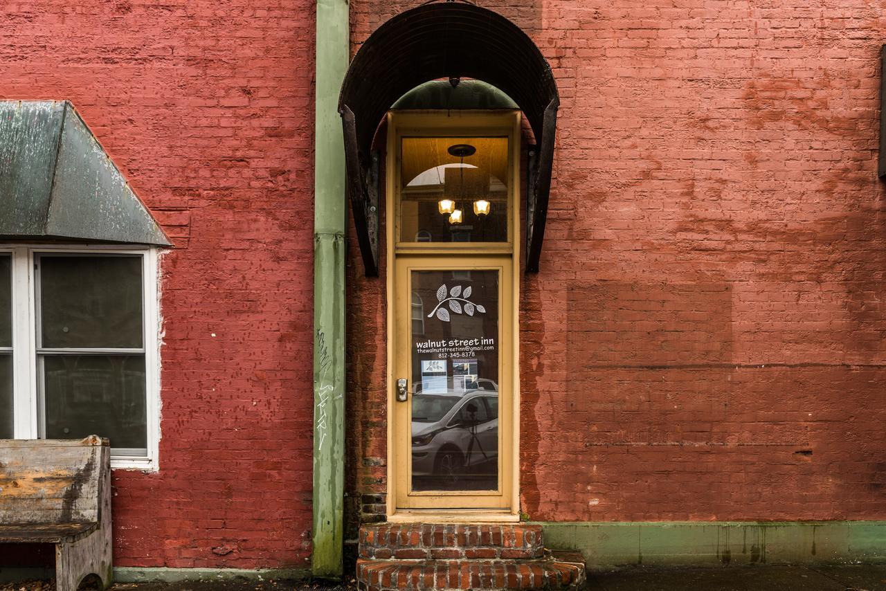 The Walnut Street Inn Bloomington Exterior photo