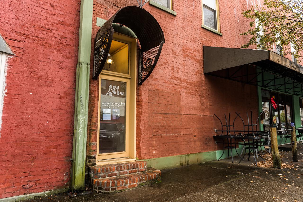 The Walnut Street Inn Bloomington Exterior photo